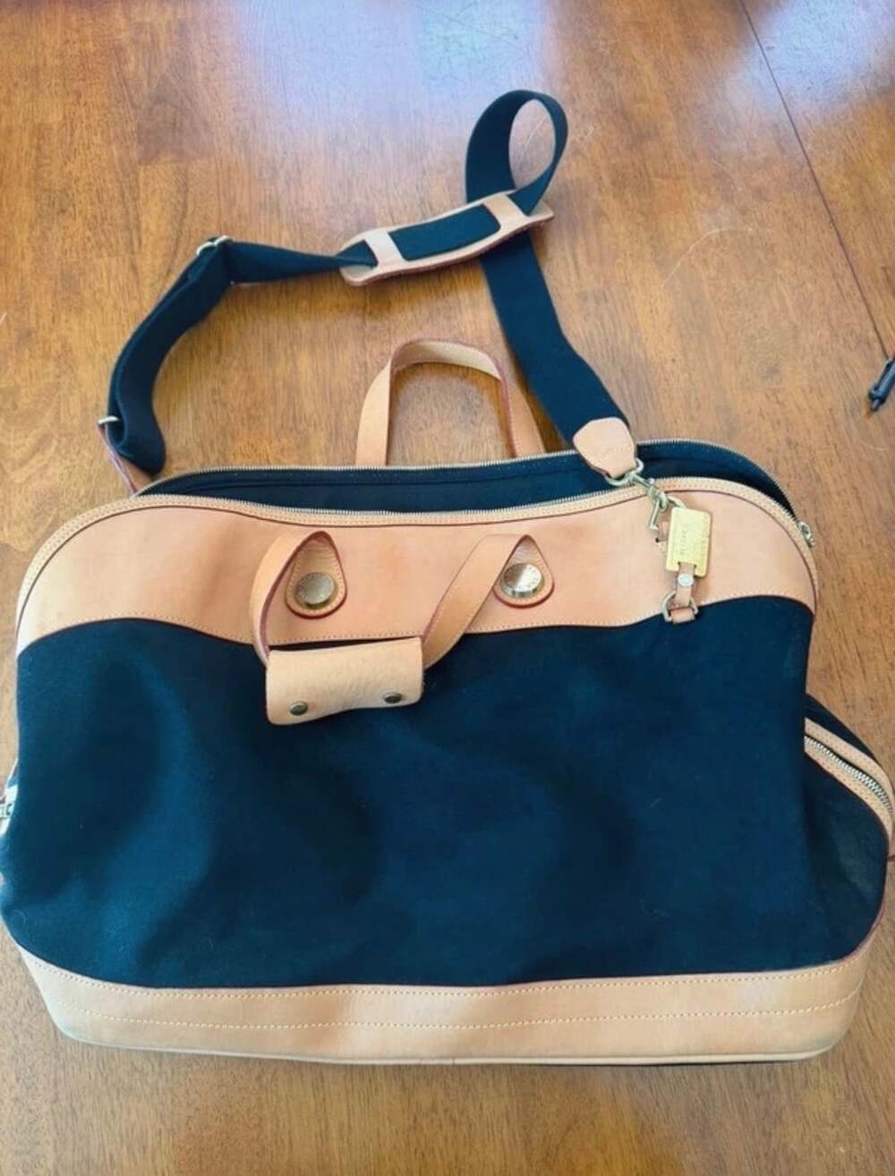Dooney & Bourke Cabriolet Overnight Travel Bag Black Tan Leather